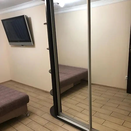 Домик С Бассейном Возле Молодой Гвардии Apartment *