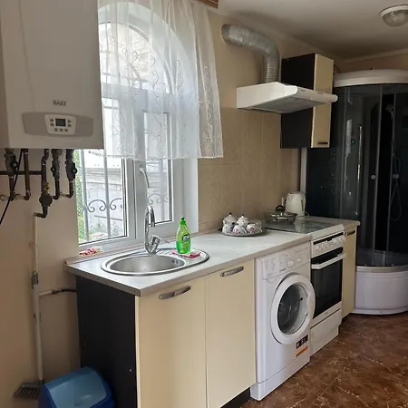 Apartment Домик С Бассейном Возле Молодой Гвардии